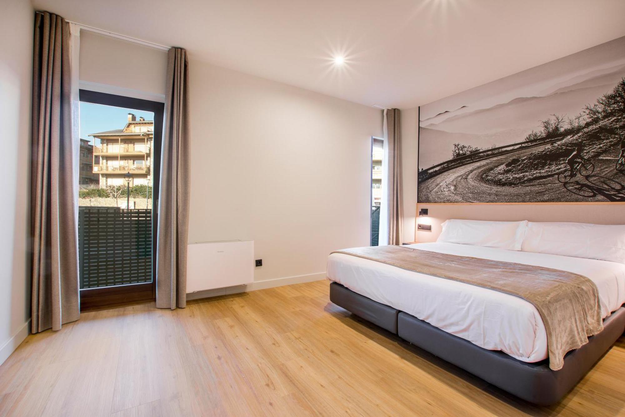 Hotel Llivia Ngoại thất bức ảnh