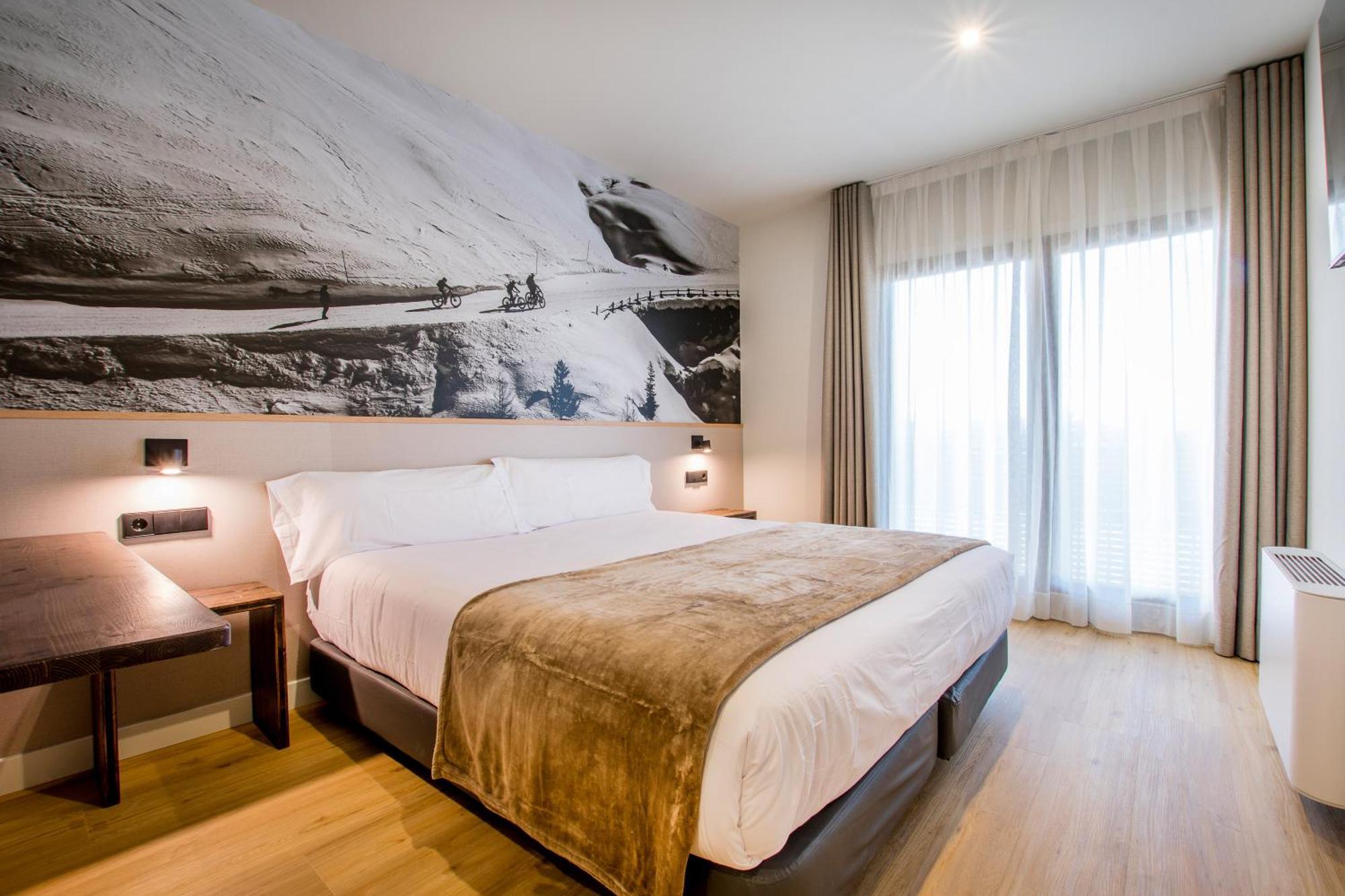 Hotel Llivia Ngoại thất bức ảnh